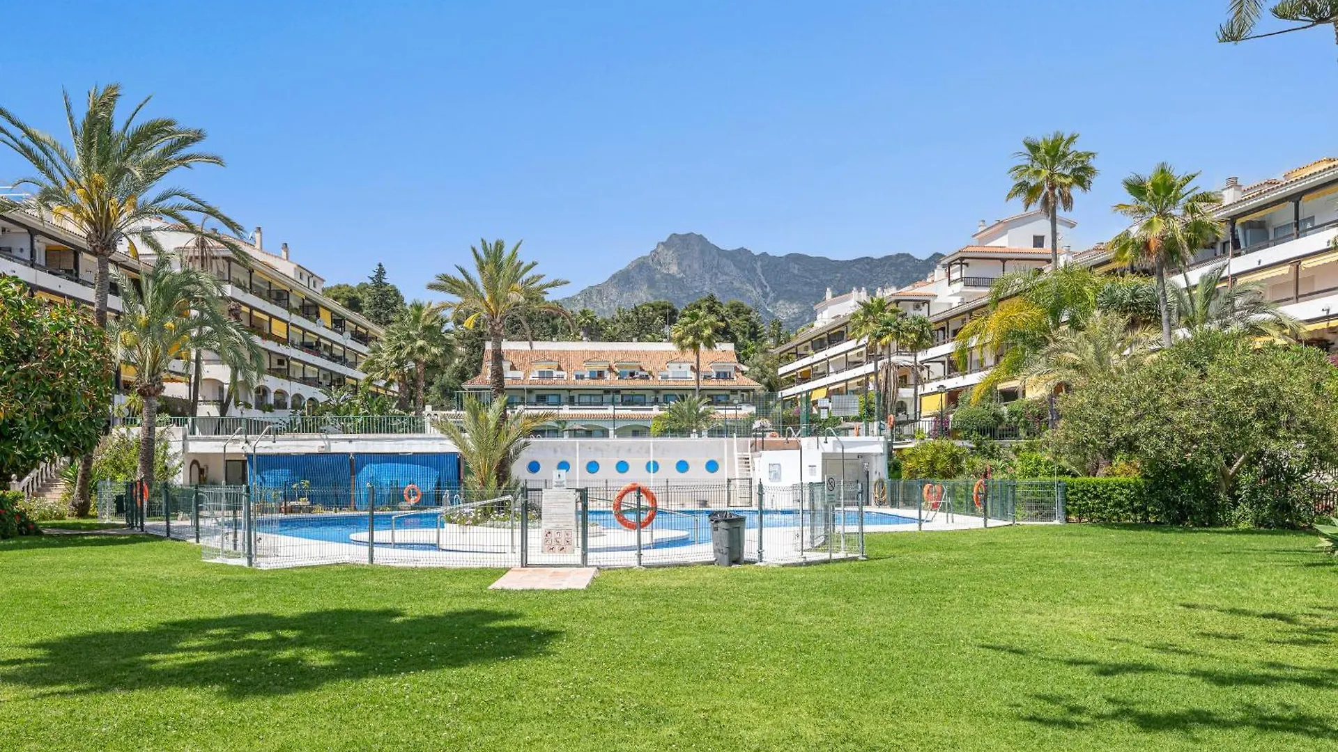 Διαμέρισμα Studio With Sea Views, Pool, Parking And Tennis Court Μαρμπέλλα