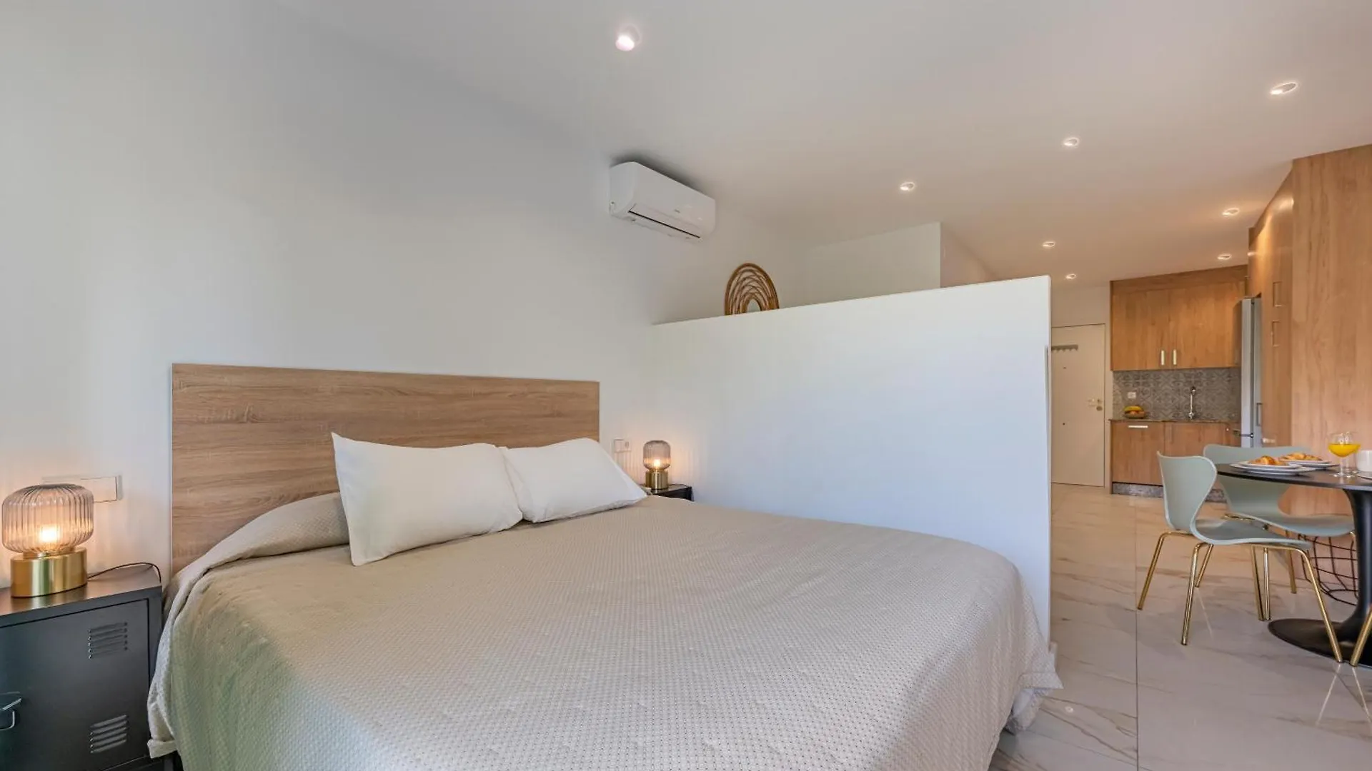 Studio With Sea Views, Pool, Parking And Tennis Court Μαρμπέλλα Διαμέρισμα