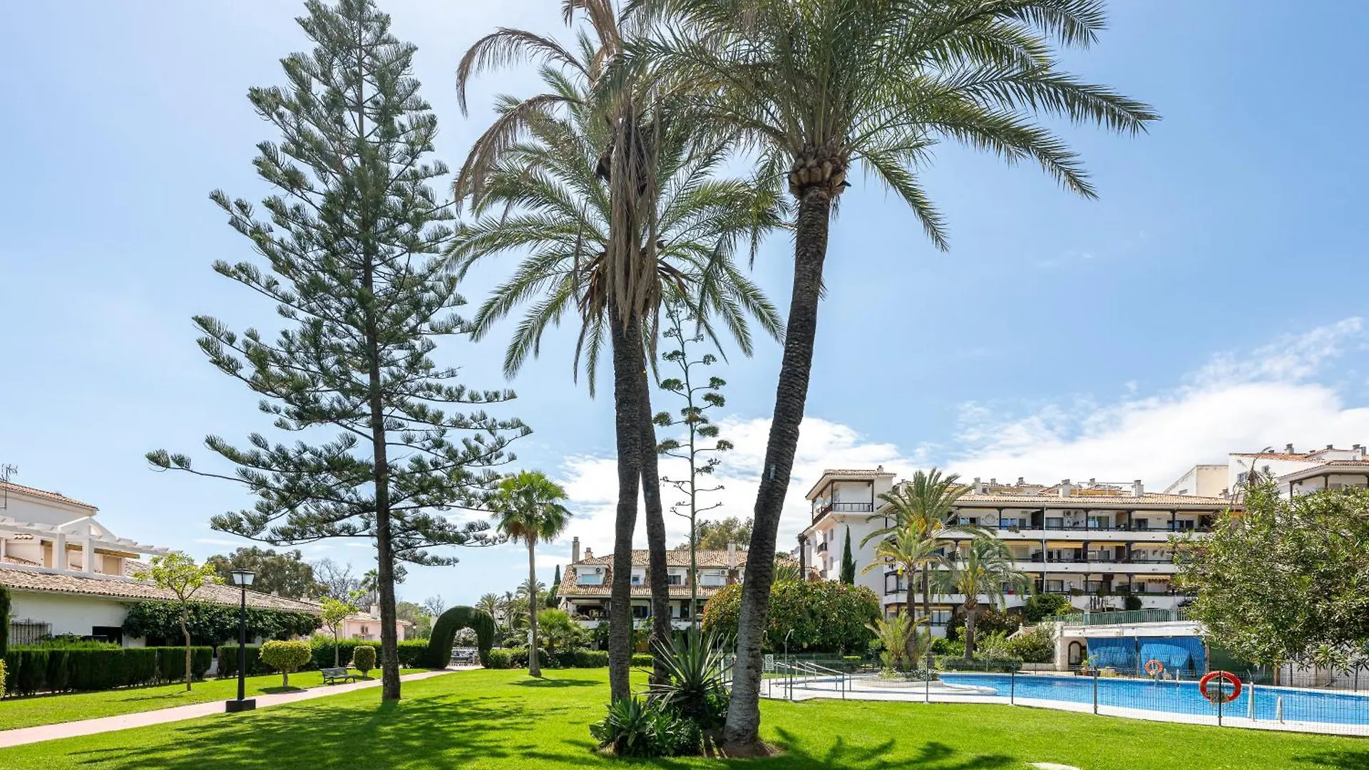 Διαμέρισμα Studio With Sea Views, Pool, Parking And Tennis Court Μαρμπέλλα
