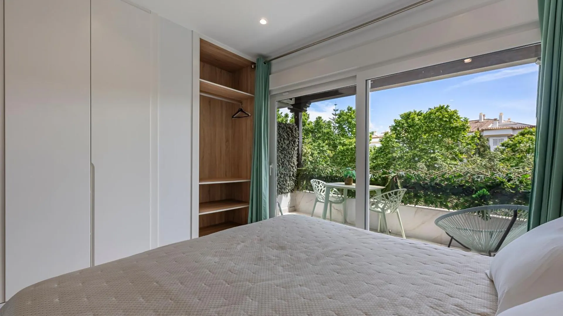 Studio With Sea Views, Pool, Parking And Tennis Court Μαρμπέλλα Διαμέρισμα