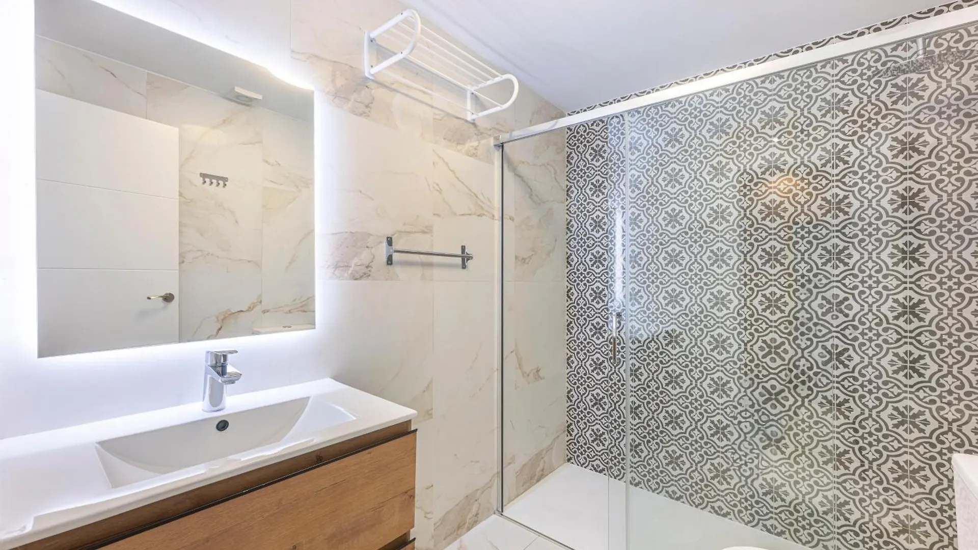 Studio With Sea Views, Pool, Parking And Tennis Court Μαρμπέλλα 0*,  Ισπανία