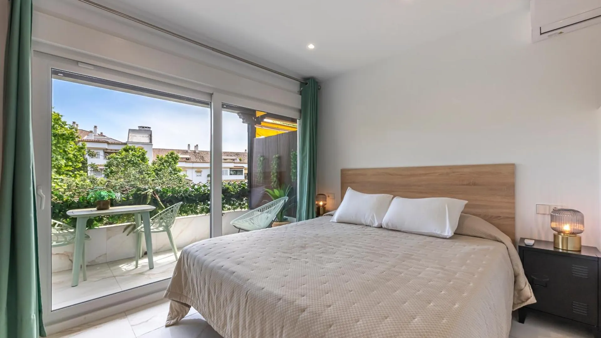 Διαμέρισμα Studio With Sea Views, Pool, Parking And Tennis Court Μαρμπέλλα