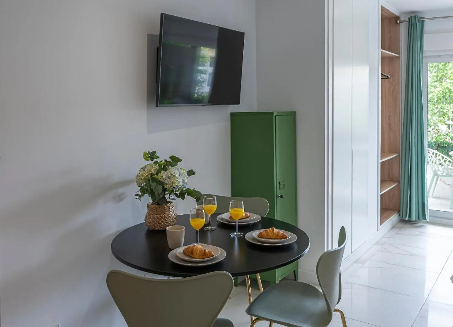 Studio With Sea Views, Pool, Parking And Tennis Court Μαρμπέλλα