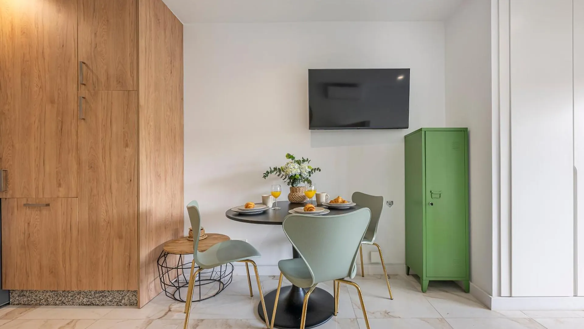 Studio With Sea Views, Pool, Parking And Tennis Court Μαρμπέλλα 0*,