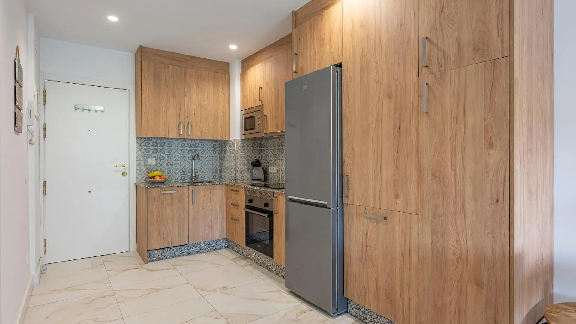 Studio With Sea Views, Pool, Parking And Tennis Court Μαρμπέλλα